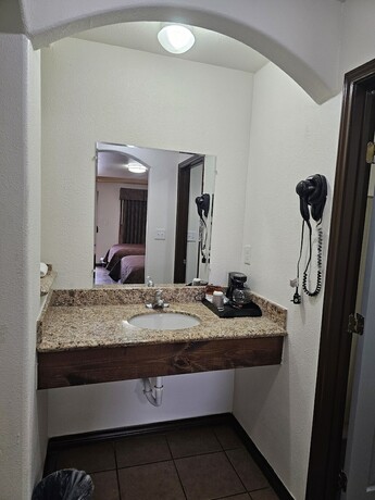 Carrizo Inn - photo 8