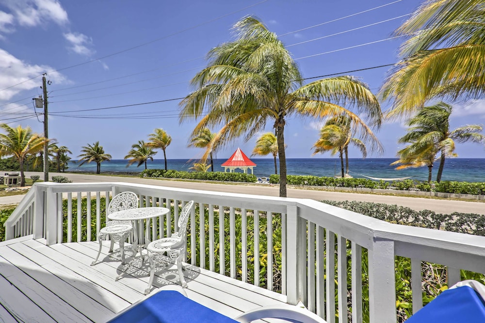 Lovely Sea Dreams Villa with Private Beach and Deck — 4-Star Luxury Hotel in West Bay, Cayman Islands
