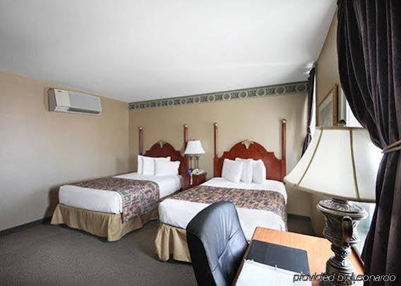 The Governor Dinwiddie Hotel - photo 5
