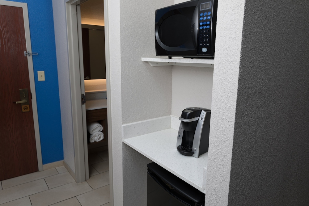 Holiday Inn Express Hotel & Suites Athens by IHG - photo 8