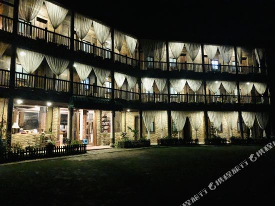 Deer Hill Resort Hotel - last minute hotel in Chongqing