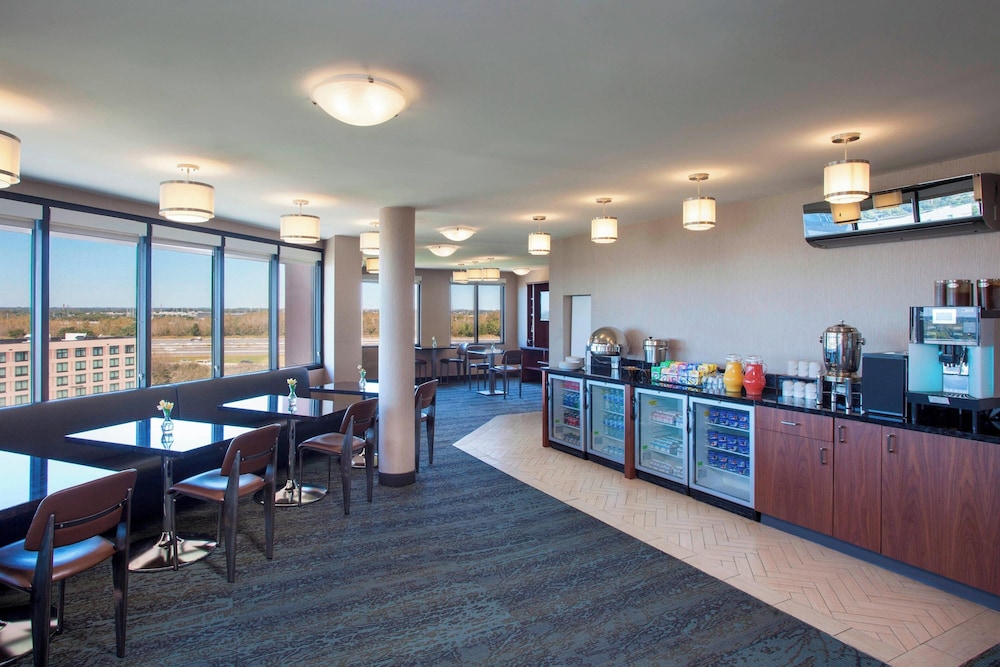 Sheraton Suites Philadelphia Airport - photo 20