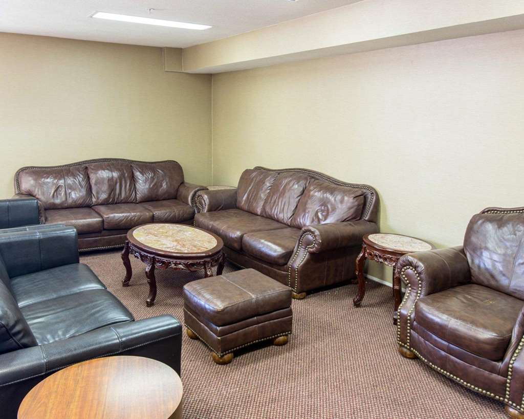 Comfort Suites Idabel - photo 31