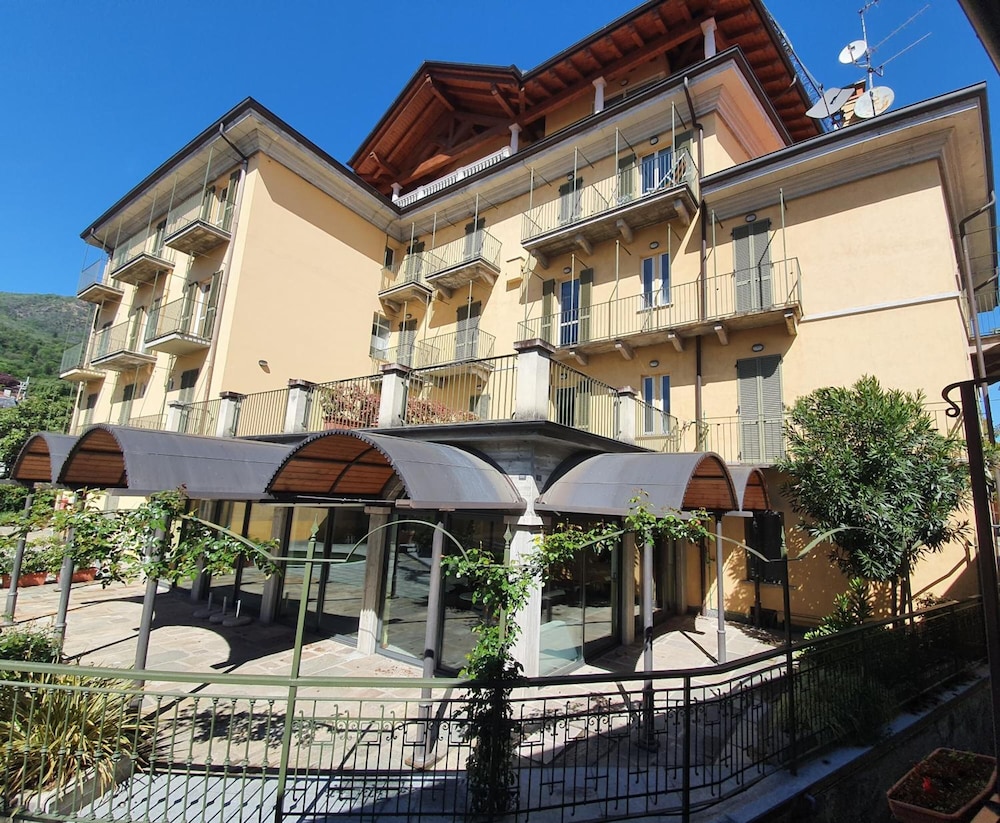 Azalea Hotel - carbon neutral hotel in Baveno