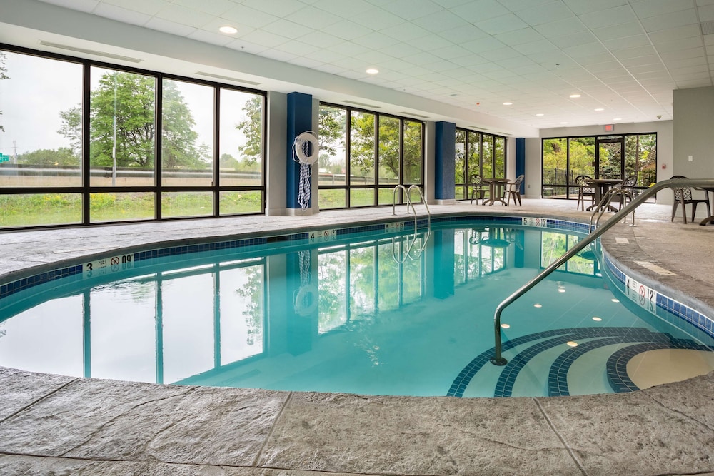 Hampton Inn Buffalo South I 90 - photo 28