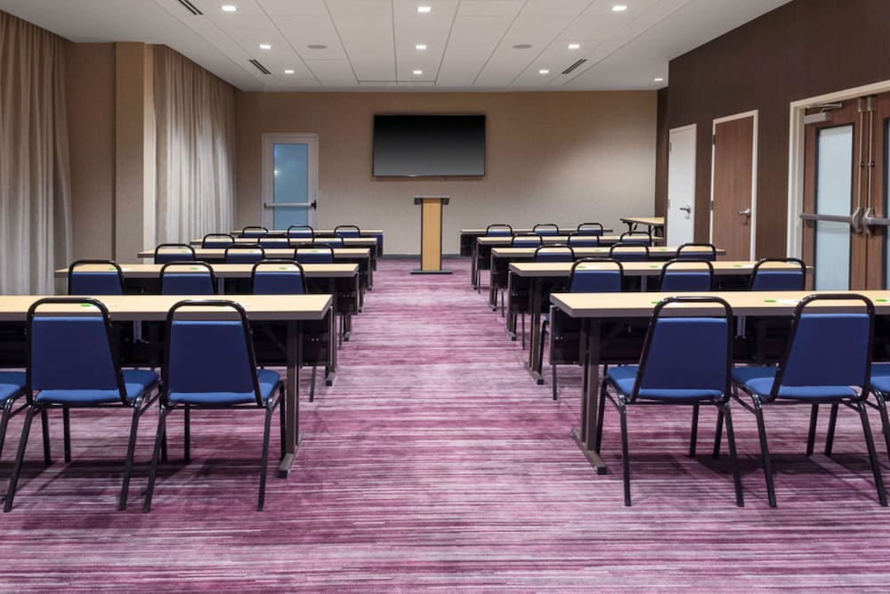 Courtyard by Marriott Indianapolis West Speedway - photo 19