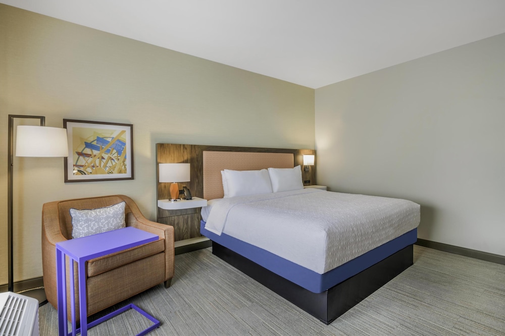 Hampton Inn & Suites by Hilton Decatur - photo 11