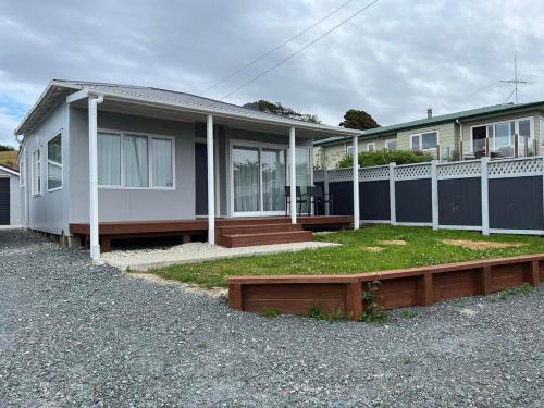 Ocean Breeze Retreat in Unknown City, New Zealand