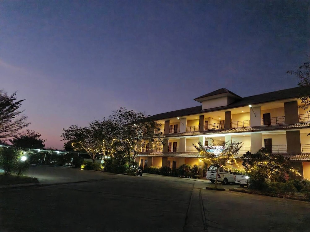 Bumnsaya Place — hotel in Nang Rong