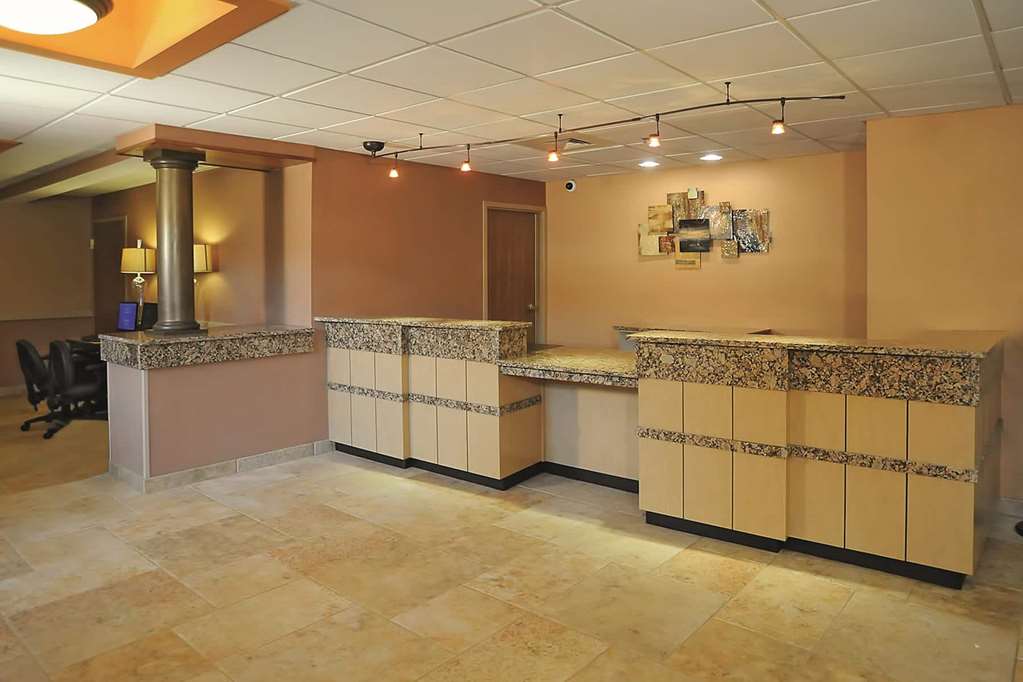 La Quinta Inn & Suites by Wyndham Springfield South - photo 4