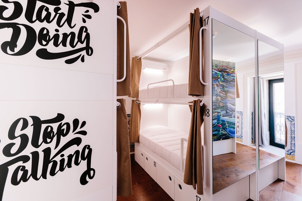 Lisbon South Hostel 10812944 — Almada