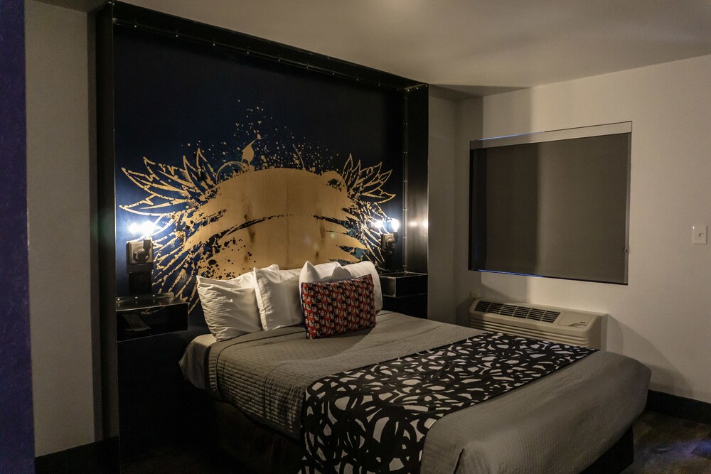 Downtown Phoenix Hotel - photo 7