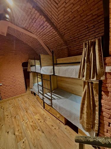 Vintage Hostel At Freedom Square