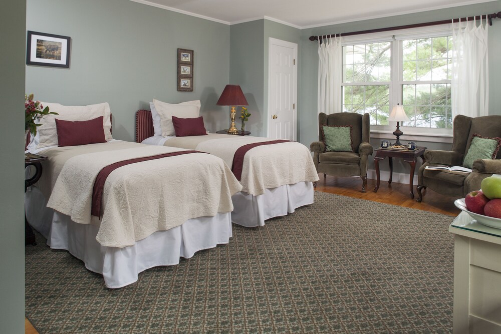 Wolf Cove Inn - photo 7
