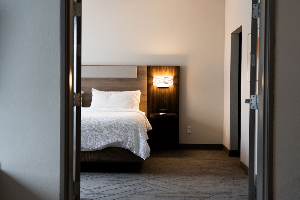 Holiday Inn Express & Suites Hiawassee by IHG - photo 9