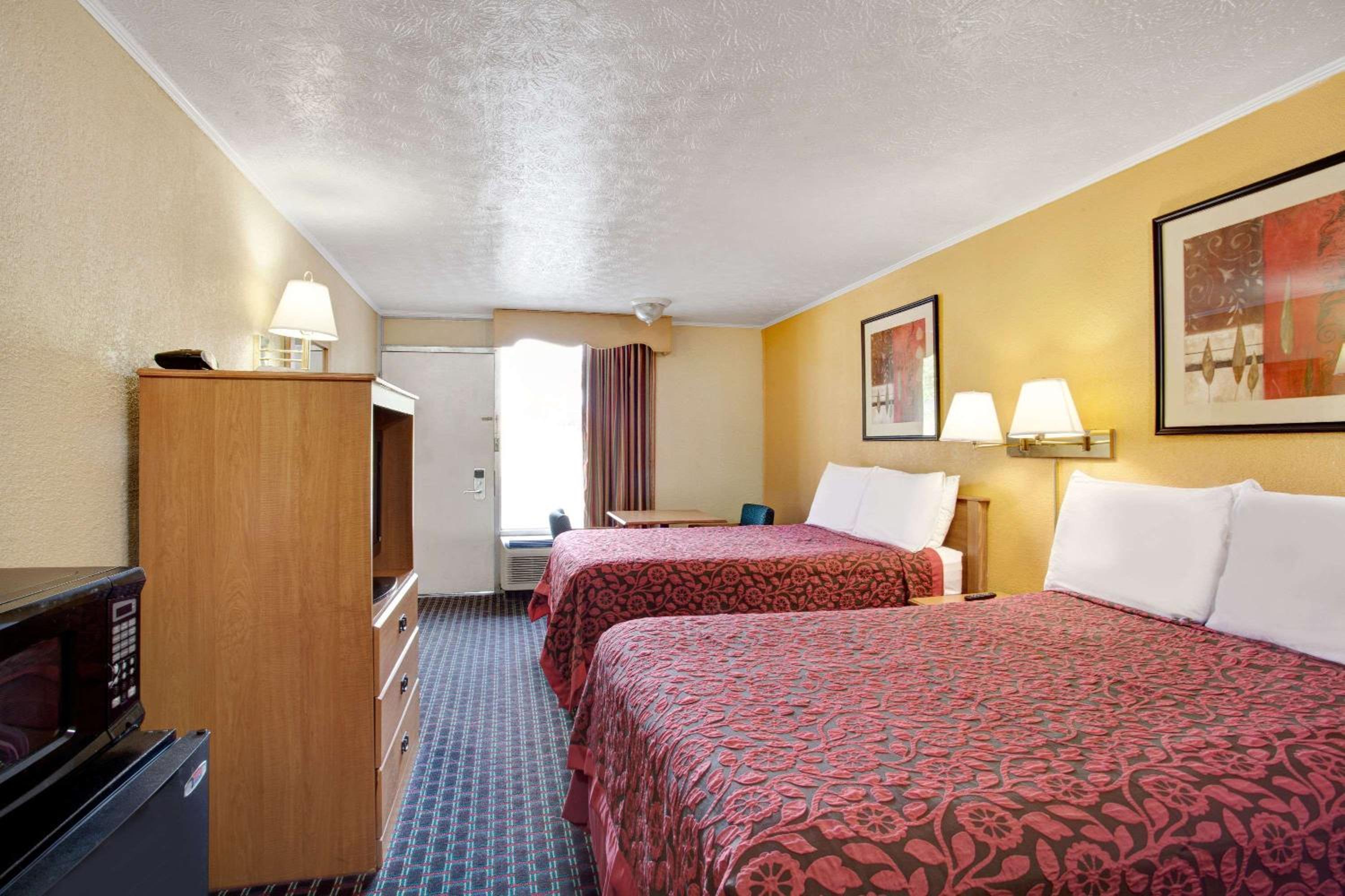 Days Inn by Wyndham Knoxville West - photo 9