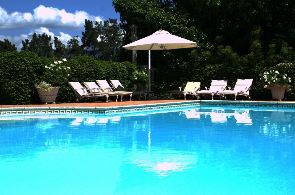 Clos Malverne Wine Estate Accommodation — 4-Star Luxury Hotel in Stellenbosch, South Africa