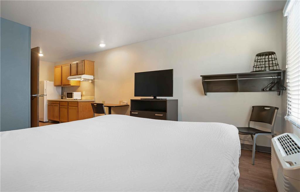WoodSpring Suites Fort Myers Southeast - photo 27