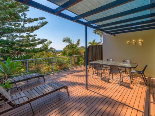 Angourie Blue 8 — carbon neutral stay, Yamba