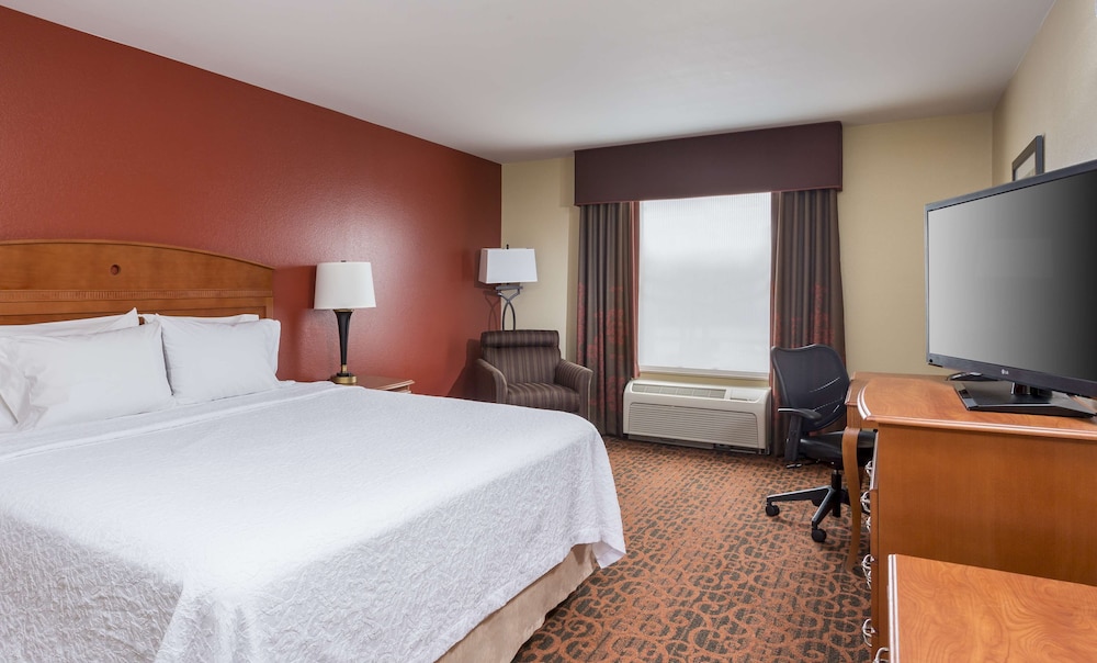 Hampton Inn Houston Stafford - photo 11