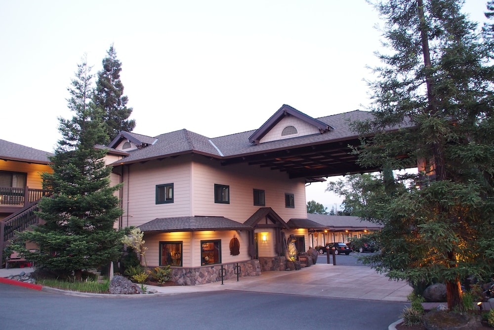 Redwood Garden Inn - photo 27
