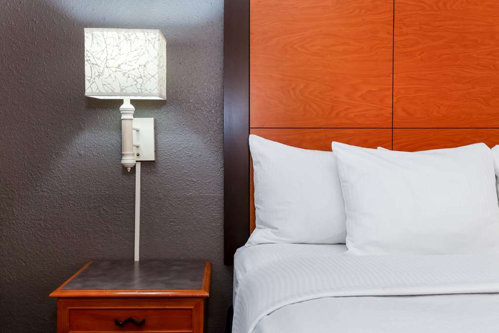 La Quinta Inn by Wyndham Laredo I 35 - photo 12