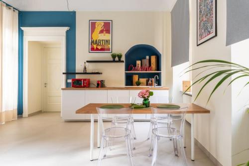 Torino centro suite con cucina — 4-Star Luxury Hotel in Turin, Italy