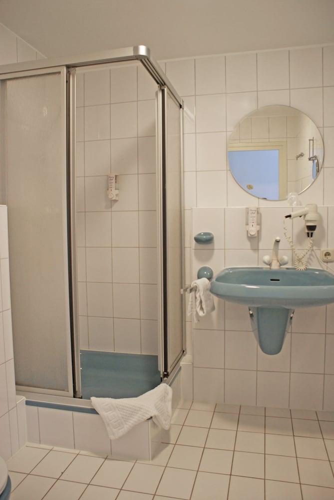 Fletcher Landhotel Bosrijk Roermond — 4-Star Luxury Hotel in Roermond, Netherlands