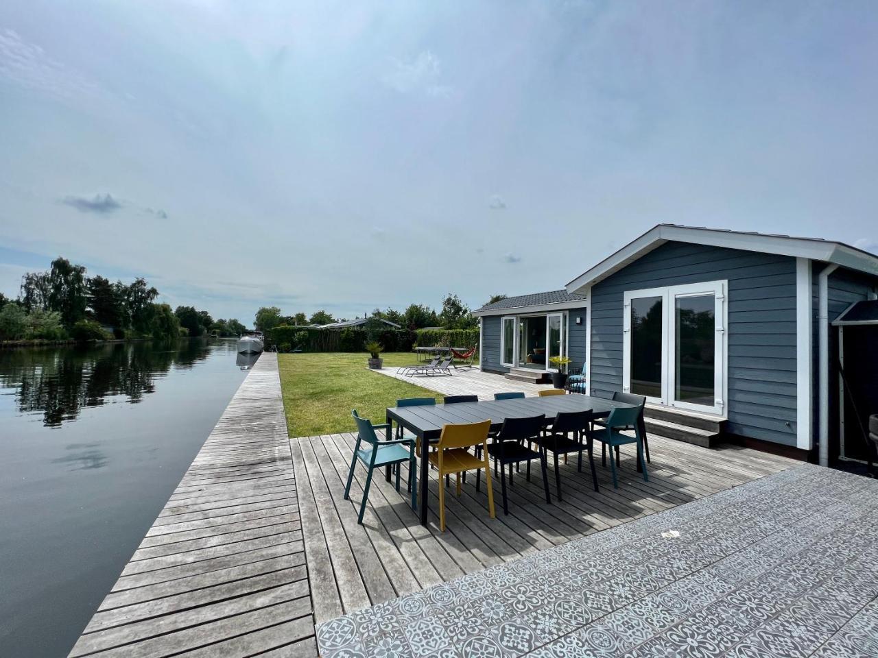 New Waterfont Villa08 Private Residence on a lake near Amsterdam