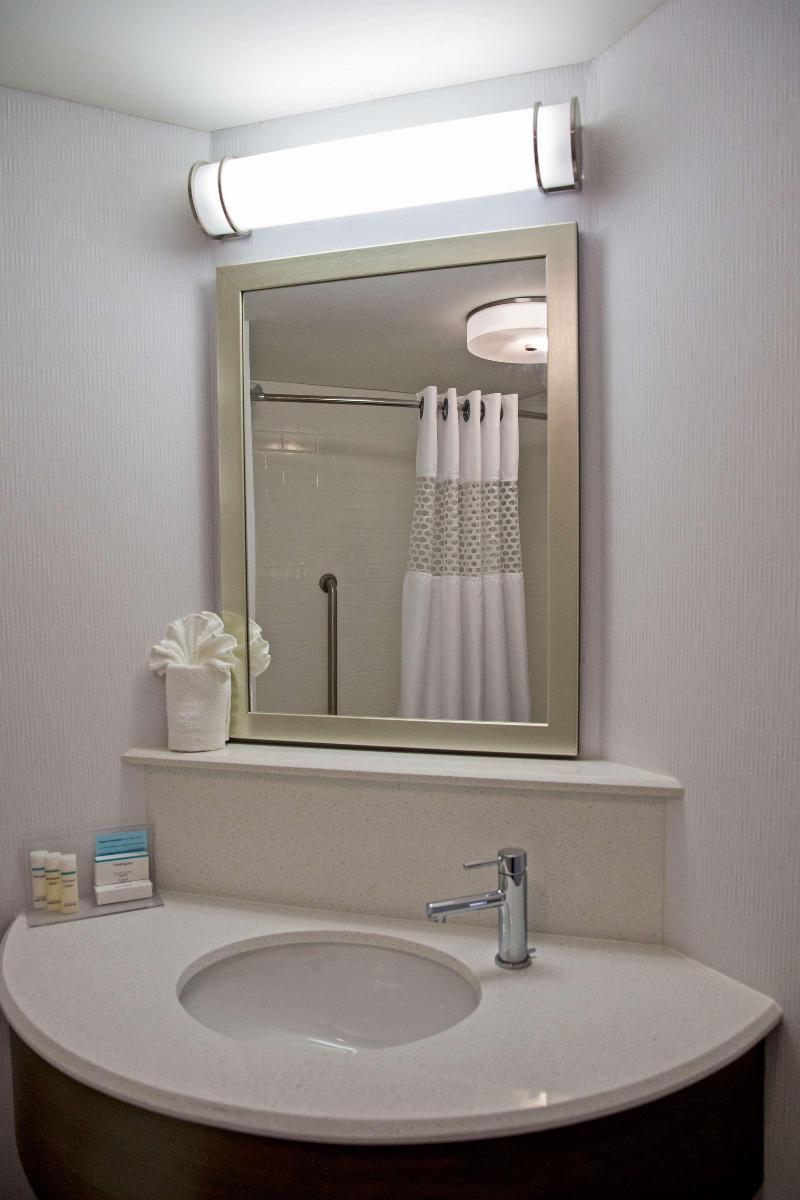 Hampton Inn Philadelphia International Airport - photo 6