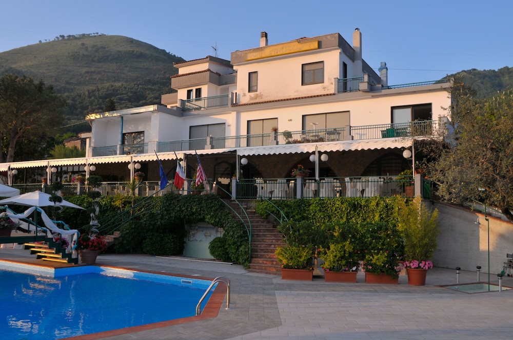 Hotel Diecimare in Salerno, Italy