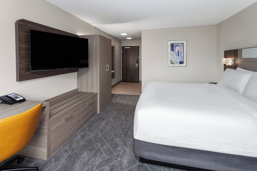 Holiday Inn Express & Suites Reedsburg Dells Area by IHG - photo 13
