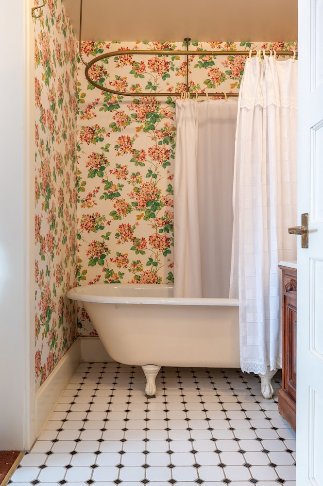 Martine Inn - photo 96