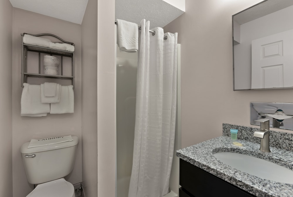 Traverse Bay Inn - photo 21