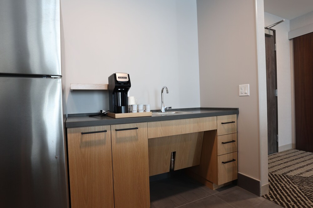 Cedartree Hotel Portland Hillsboro - photo 13