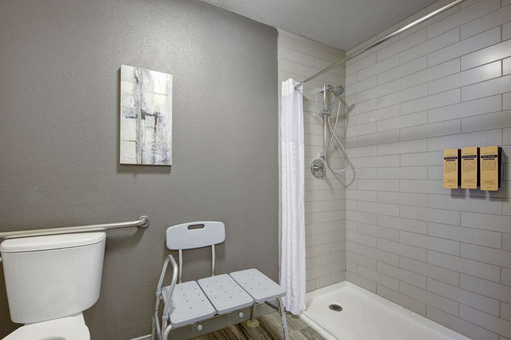 Best Western Plus Peppertree Airport Inn - photo 12
