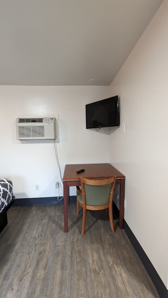 Portland Value Inn - photo 11