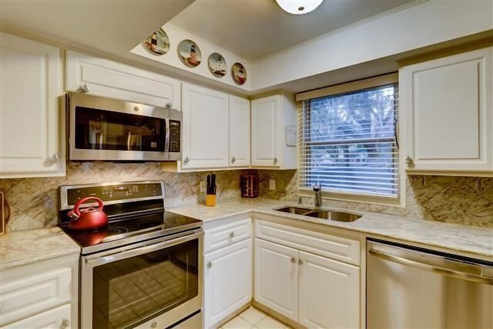 955 Cutter Court at The Sea Pines Resort - photo 11