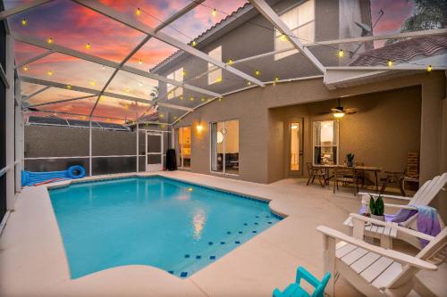 Game Room Private Heated Pool 8 MI to Disney — 4-Star Luxury Hotel in Davenport, United States