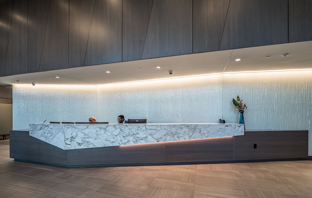 Global Luxury Suites Crystal City - photo 14