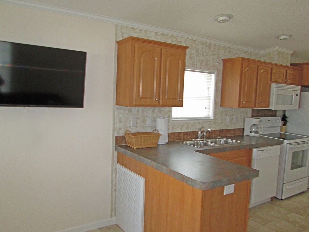 Southern Palms Park Model 4 - photo 7