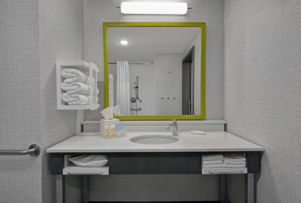 Hampton Inn & Suites MacClenny I 10 - photo 24