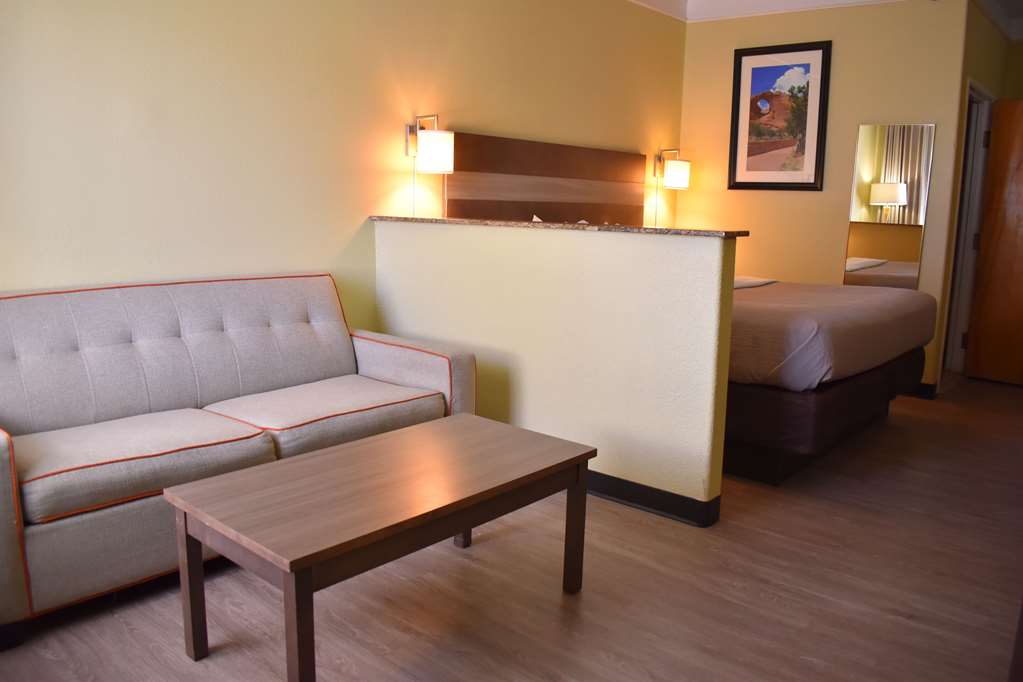 Quality Inn & Suites Gallup I 40 Exit 20 - photo 51