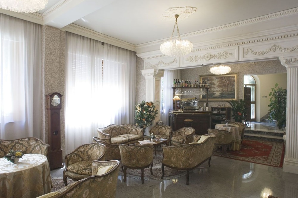 Hotel Patria — 4-Star Luxury Hotel in Chianciano Terme, Italy
