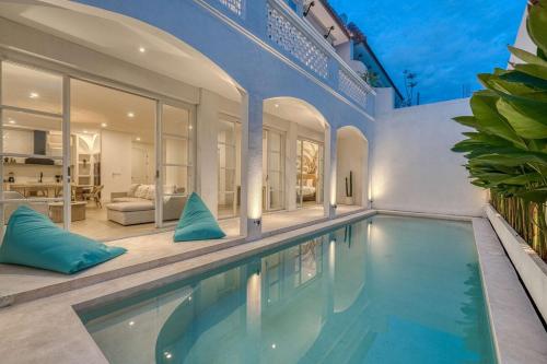 Brand New 4BR Colonial Retreat in Berawa Canggu — 4-Star Luxury Hotel in Canggu, Indonesia