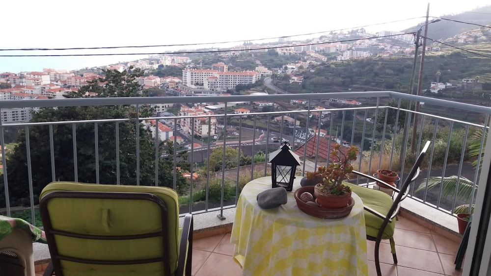 Apartamento Jade — 4-Star Luxury Hotel in Canico, Portugal