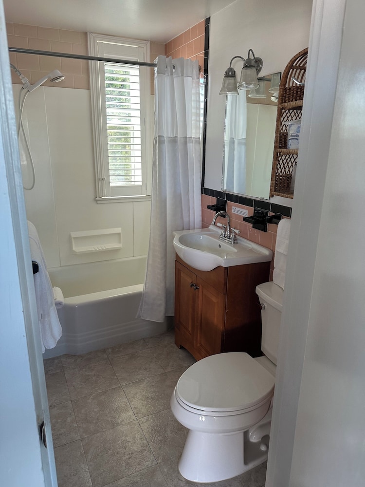 Vineyard Harbor Motel Private Beach - photo 296