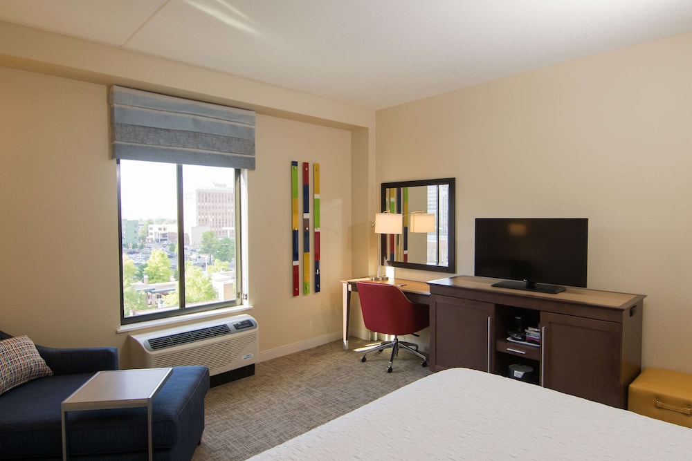 Hampton Inn & Suites Tulsa Downtown - photo 12