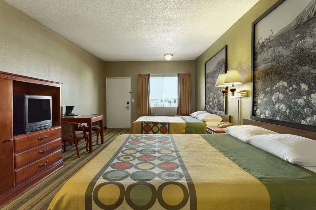 Super 8 By Wyndham Ridgecrest - photo 8