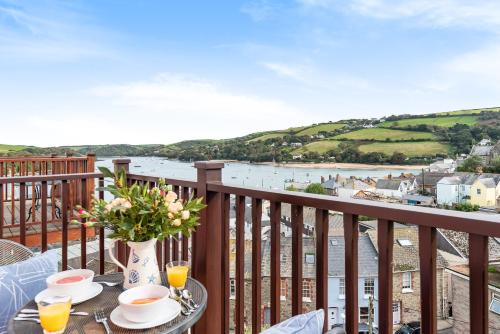 UpperDeck Salcombe — 4-Star Luxury Hotel in Salcombe, United Kingdom